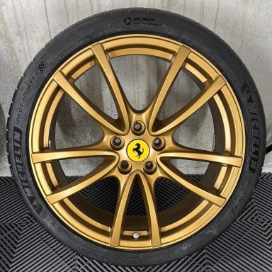 Ferrari 430 scuderia signée schumacher